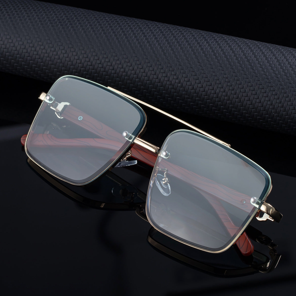 Mousvibe 1128 | Stylish square frame faux wood grain sunglasses