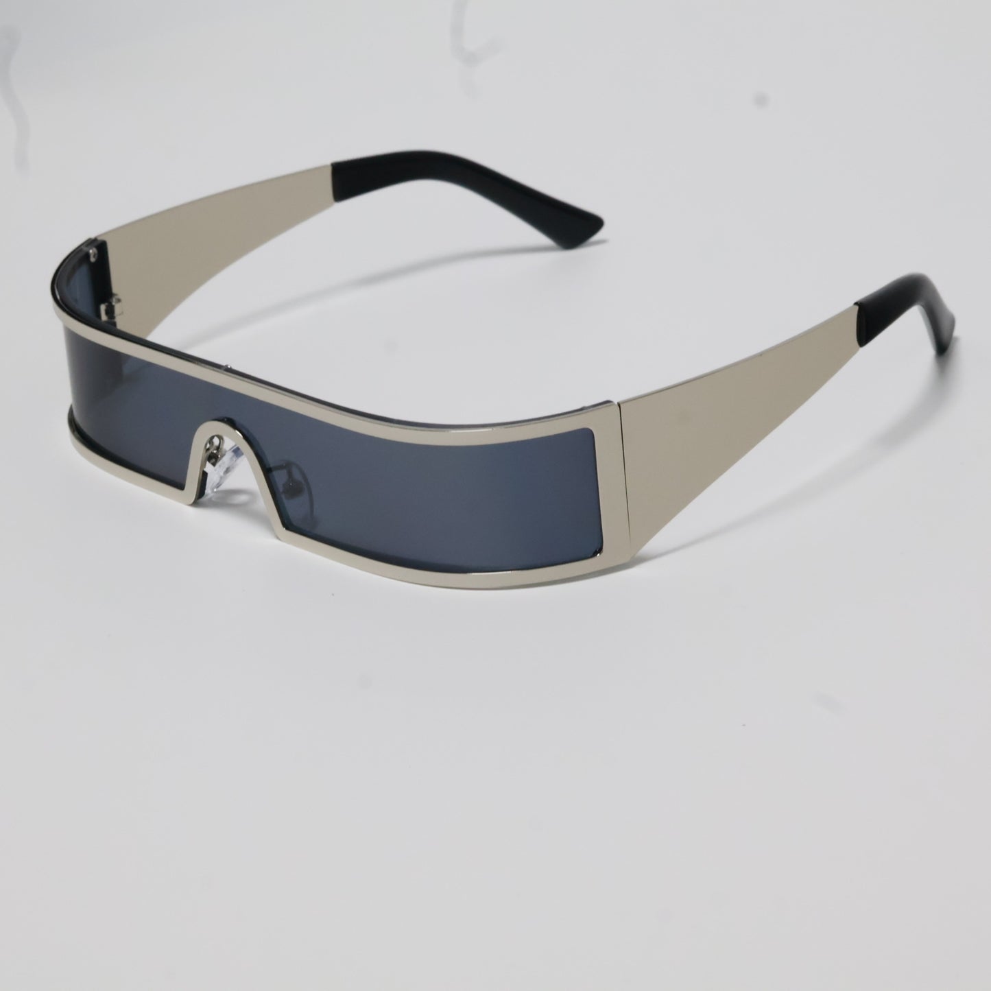 Mousvibe 1144 | Small-frame, one-piece sunglasses