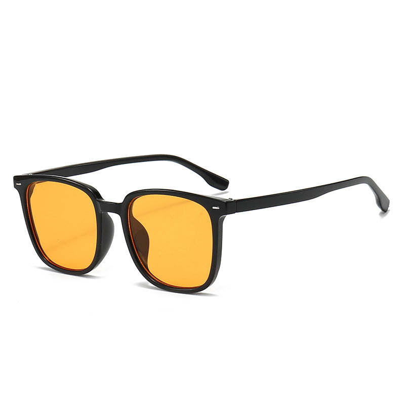 Mousvibe 1402 | Stylish Oversized Black-Frame Brown Sunglasses